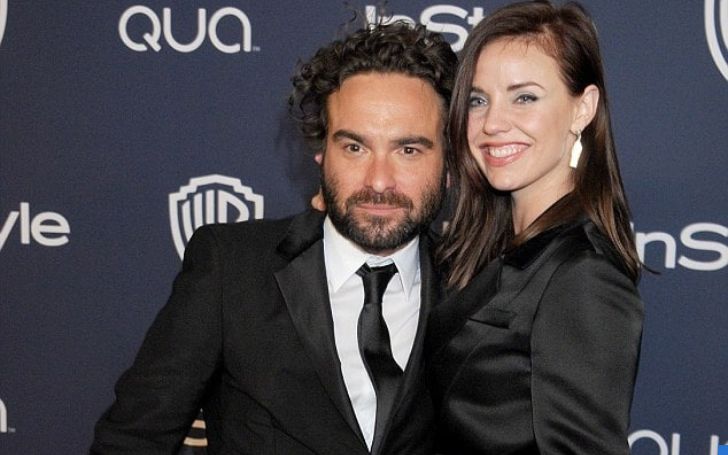 Kelli Garner had John Mark Galecki make a headline in 2012.